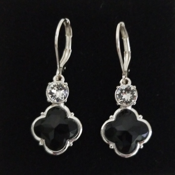 Earring - Picture 2 of 3